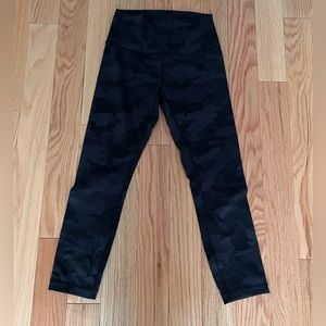 Wunder Under High Rise Crop 23” Full on Luxtreme